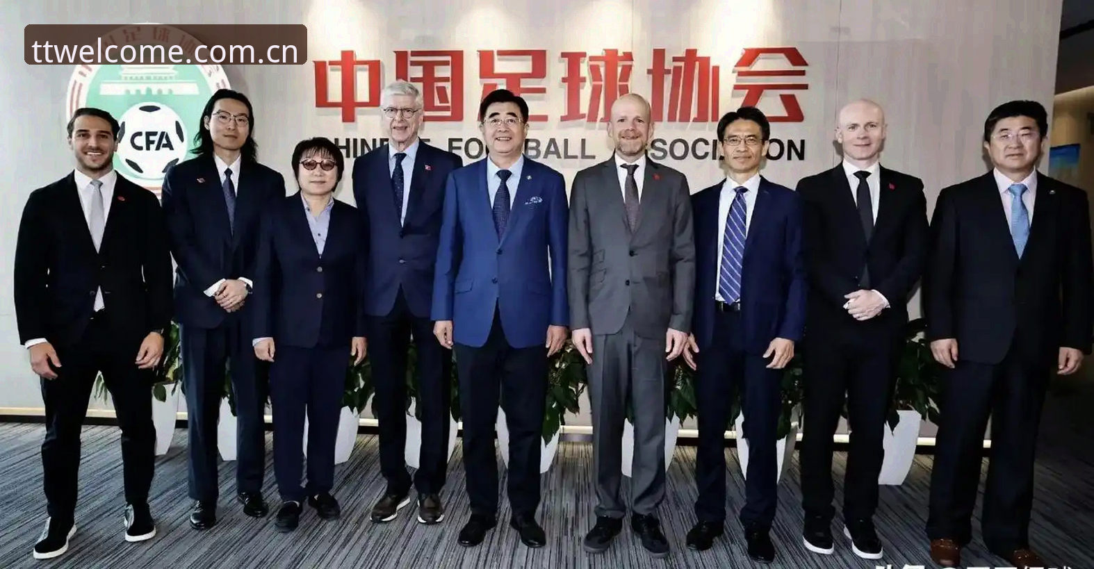 足坛禁足风暴vs行业生态重塑：中国足球反腐与平台体验的深度对比